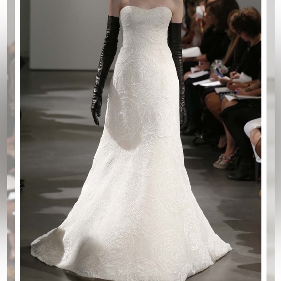 Vera Wang luxe Bridal Gown Black And White Size 10. 2014 Runway. Lace - Picture 2 of 16
